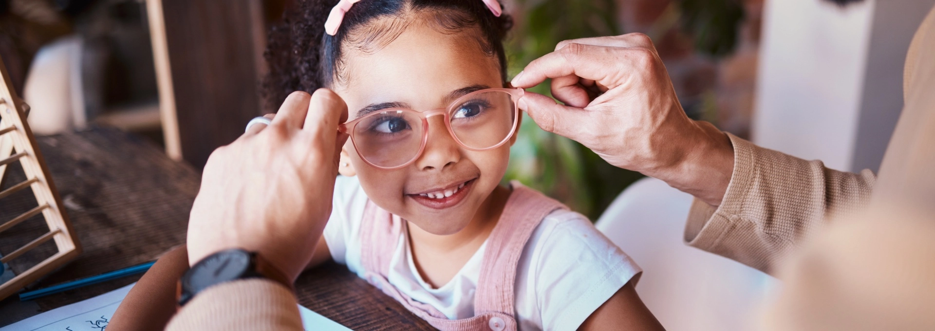 quand-les-copains-influencent-le-choix-de-lunettes-comprendre-la-pression-sociale-a-l-ecole